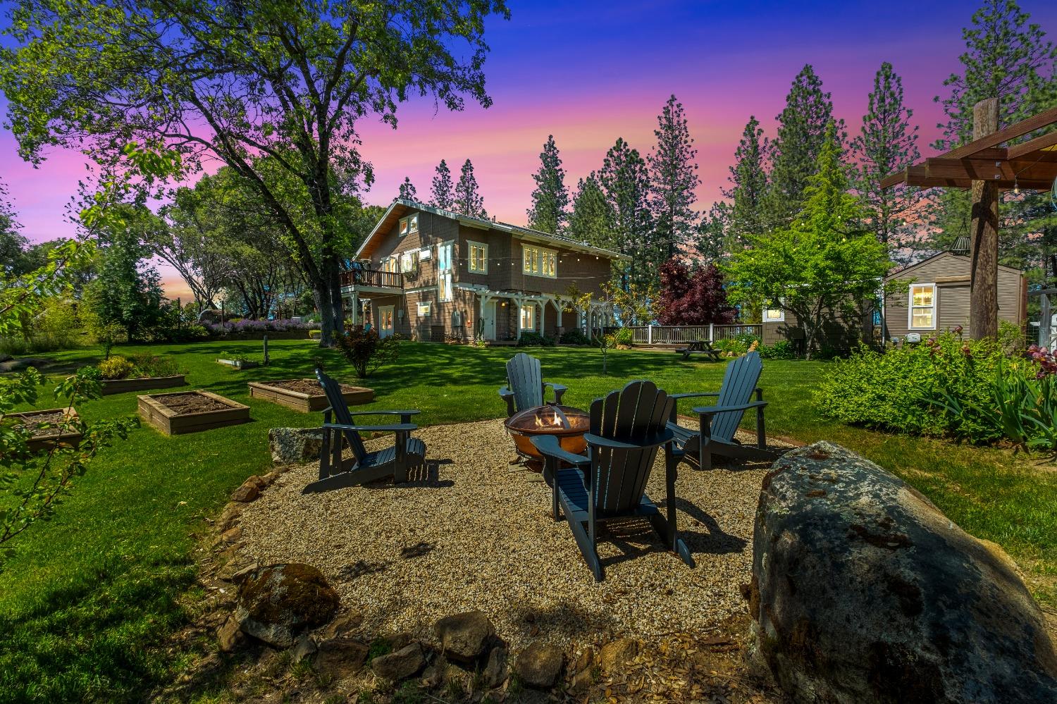 3137 Squirrel Hollow