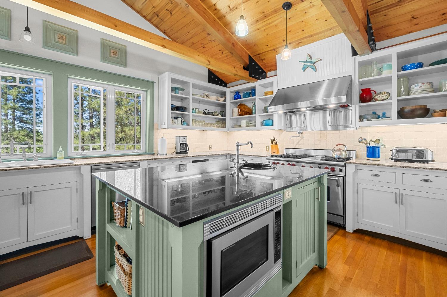 3137 Squirrel Hollow