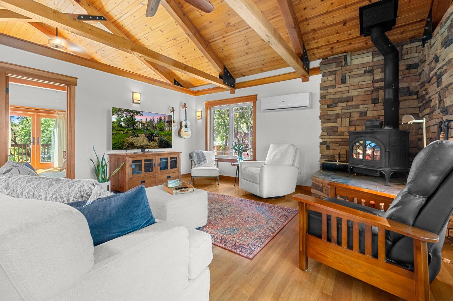 3137 Squirrel Hollow