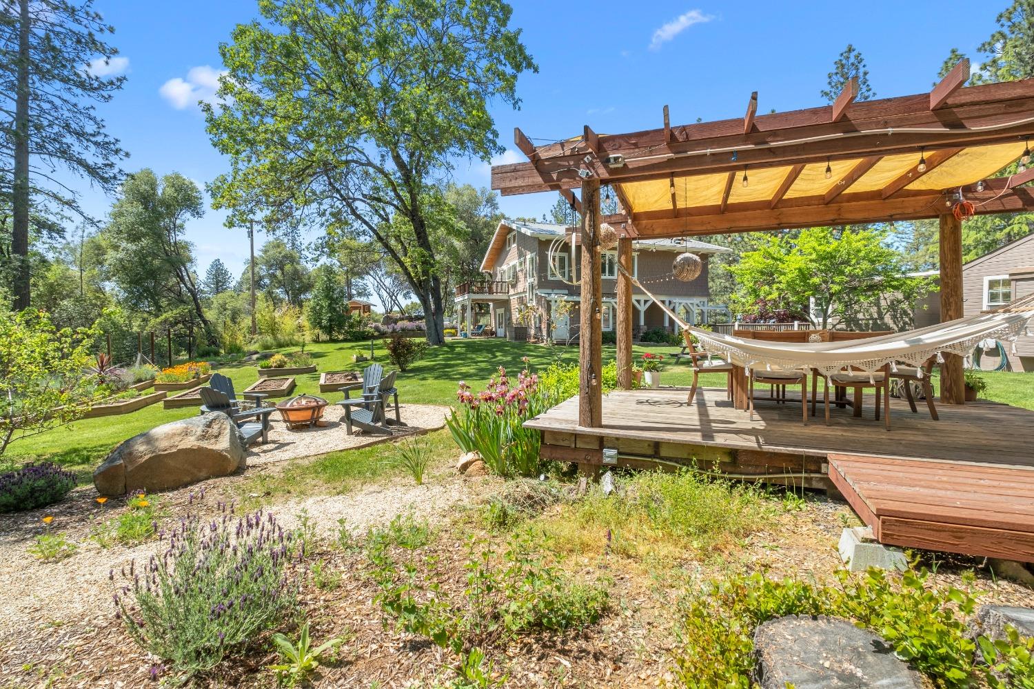 3137 Squirrel Hollow