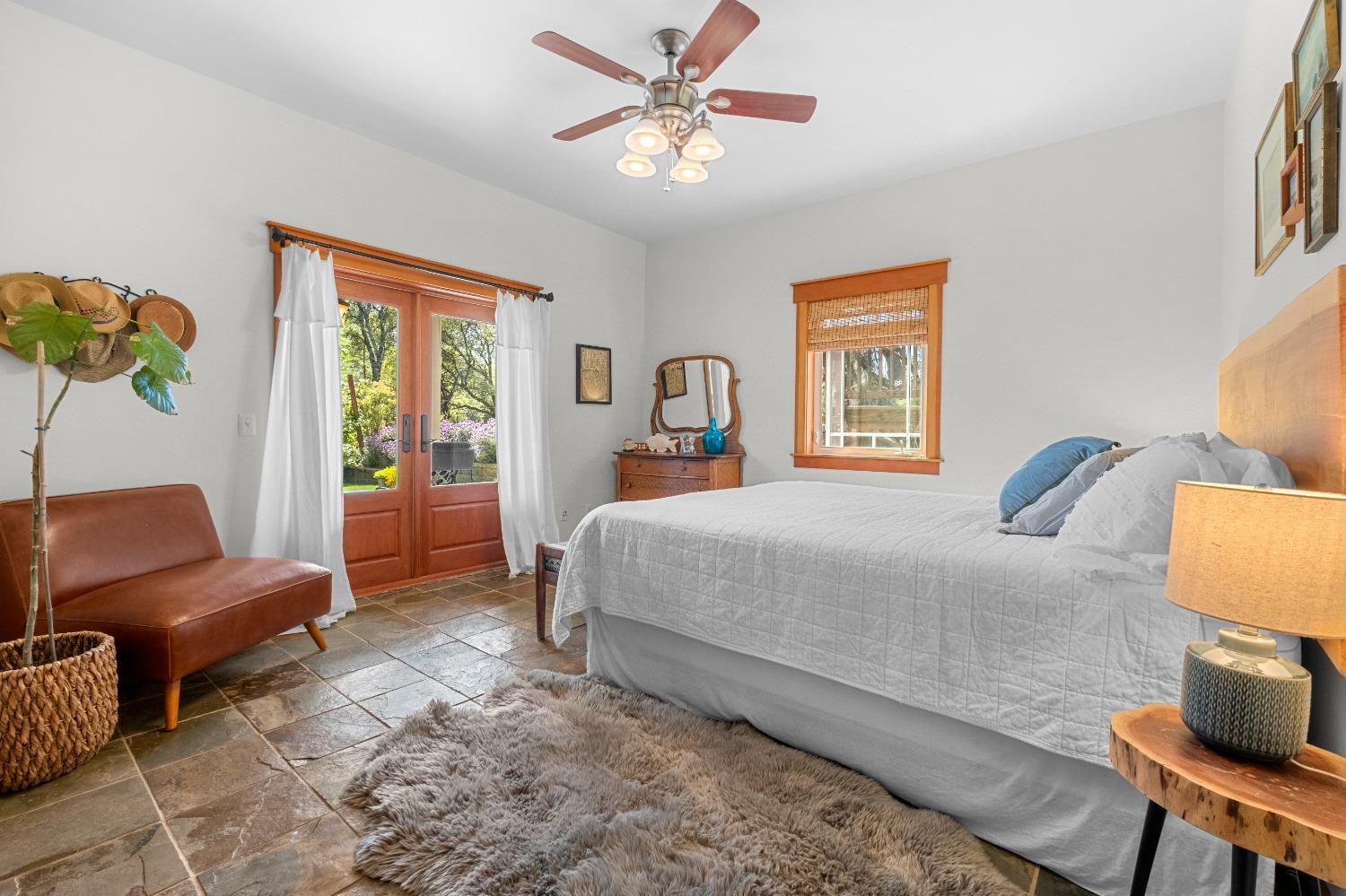 3137 Squirrel Hollow