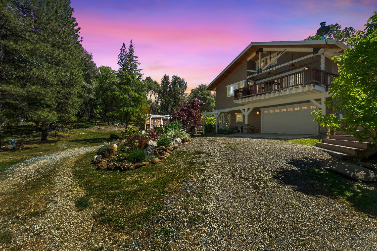 3137 Squirrel Hollow