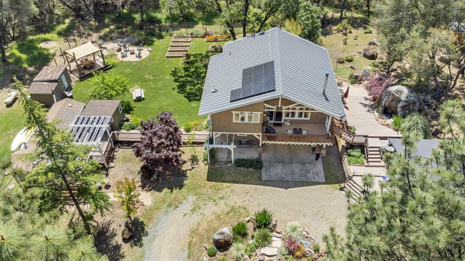 3137 Squirrel Hollow