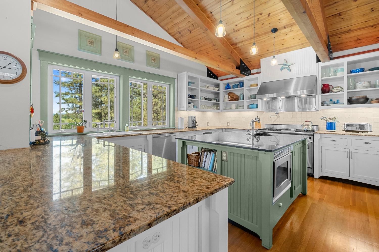 3137 Squirrel Hollow