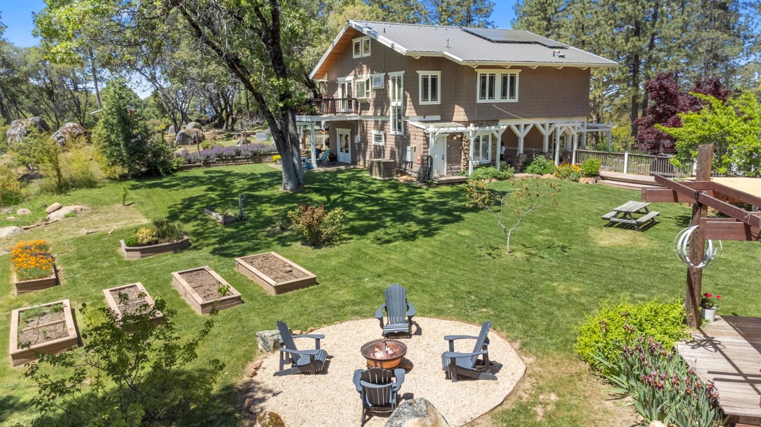 3137 Squirrel Hollow