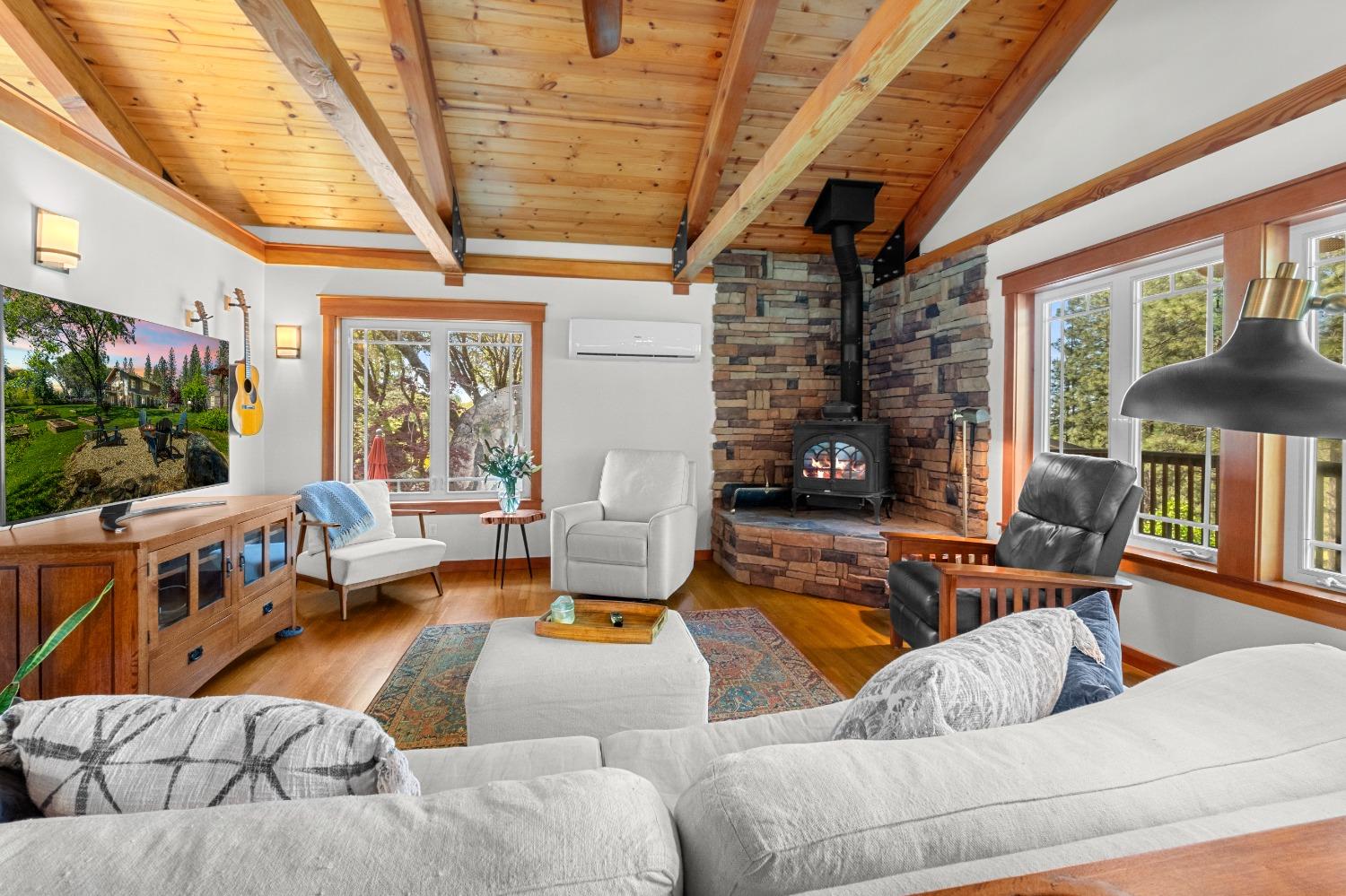 3137 Squirrel Hollow