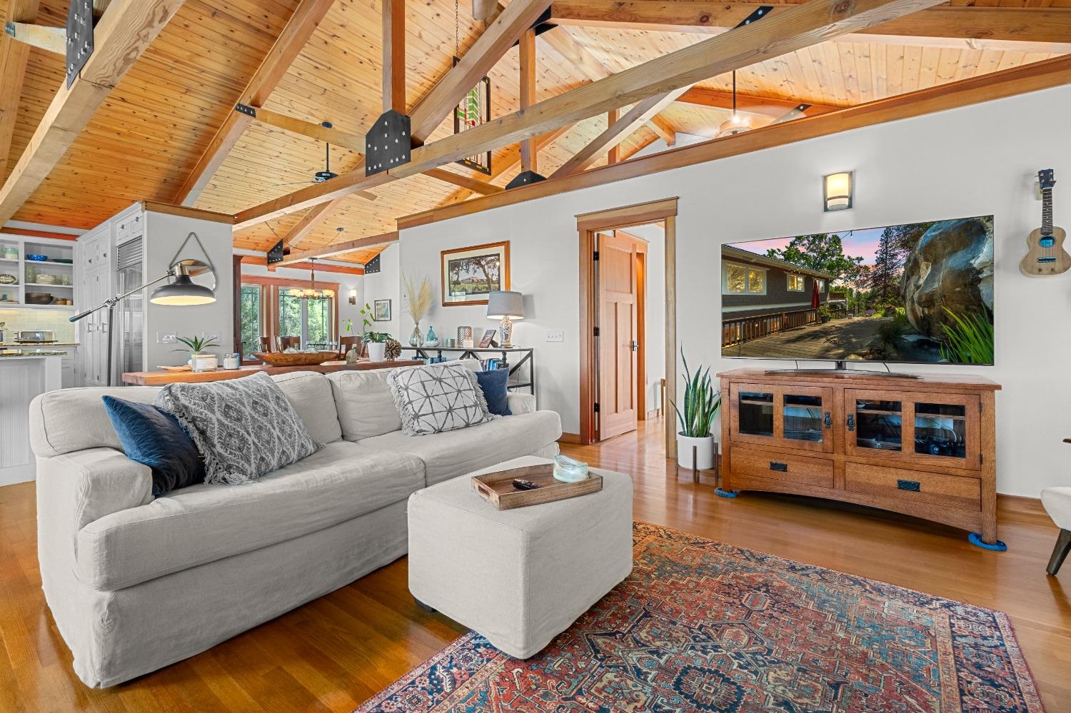 3137 Squirrel Hollow