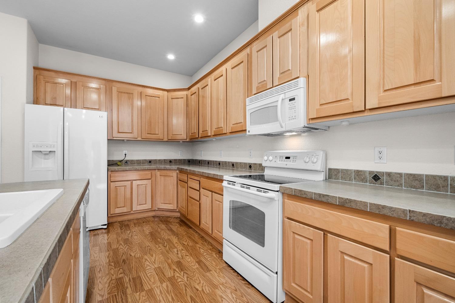 6107 Mobile Manor Road