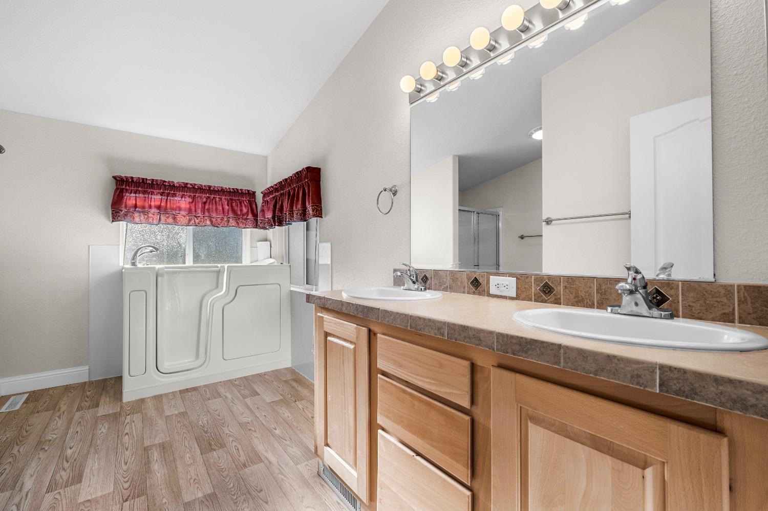 6107 Mobile Manor Road