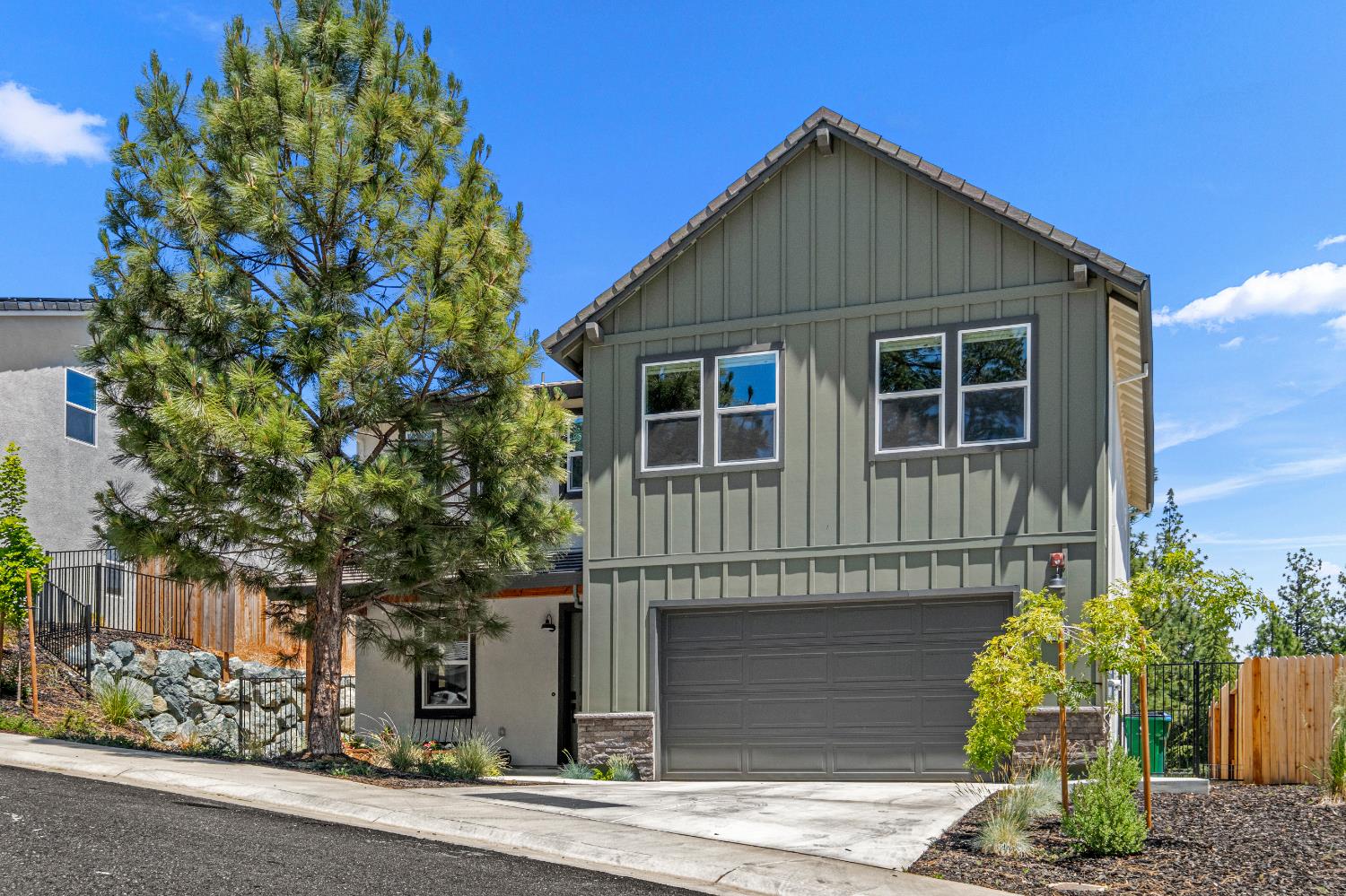 3007 Constellation Avenue