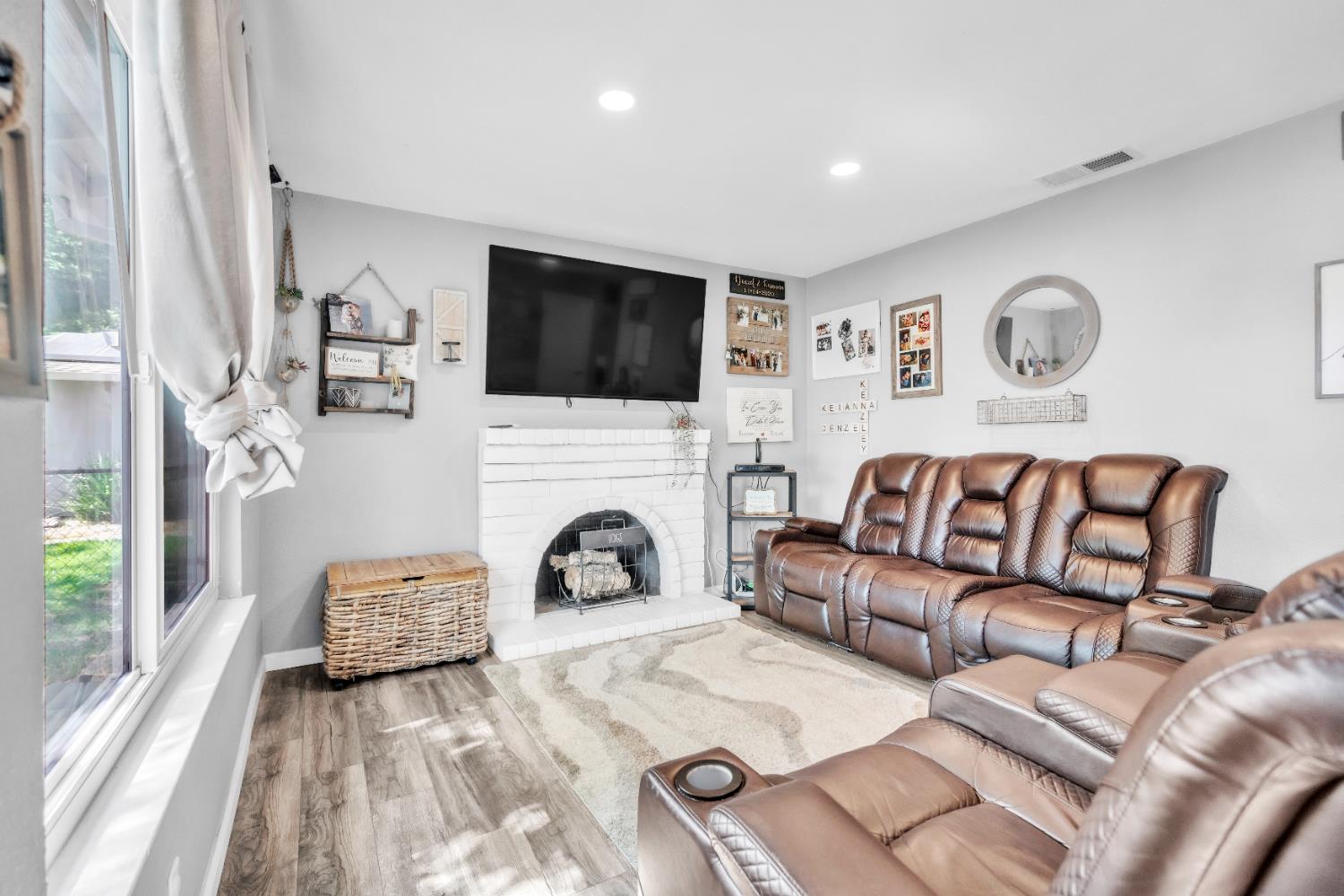 6609 Weatherby Way