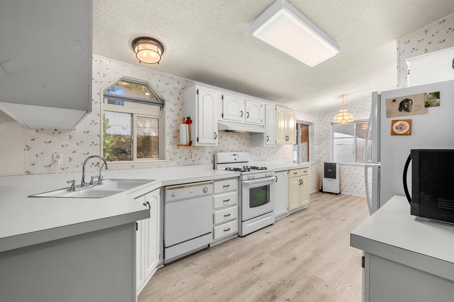 9461 State Highway 193 17