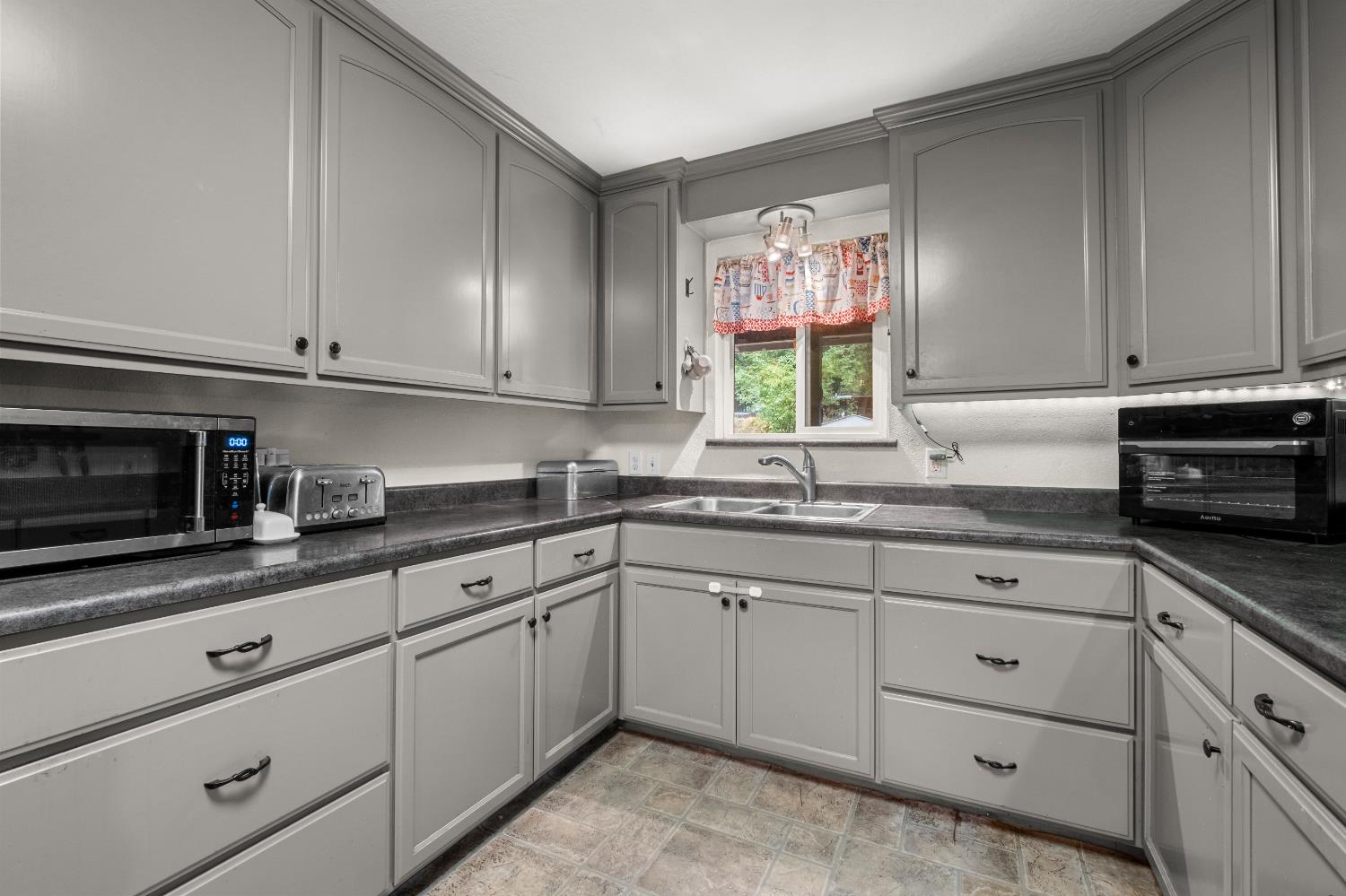 5620 Pony Express Court