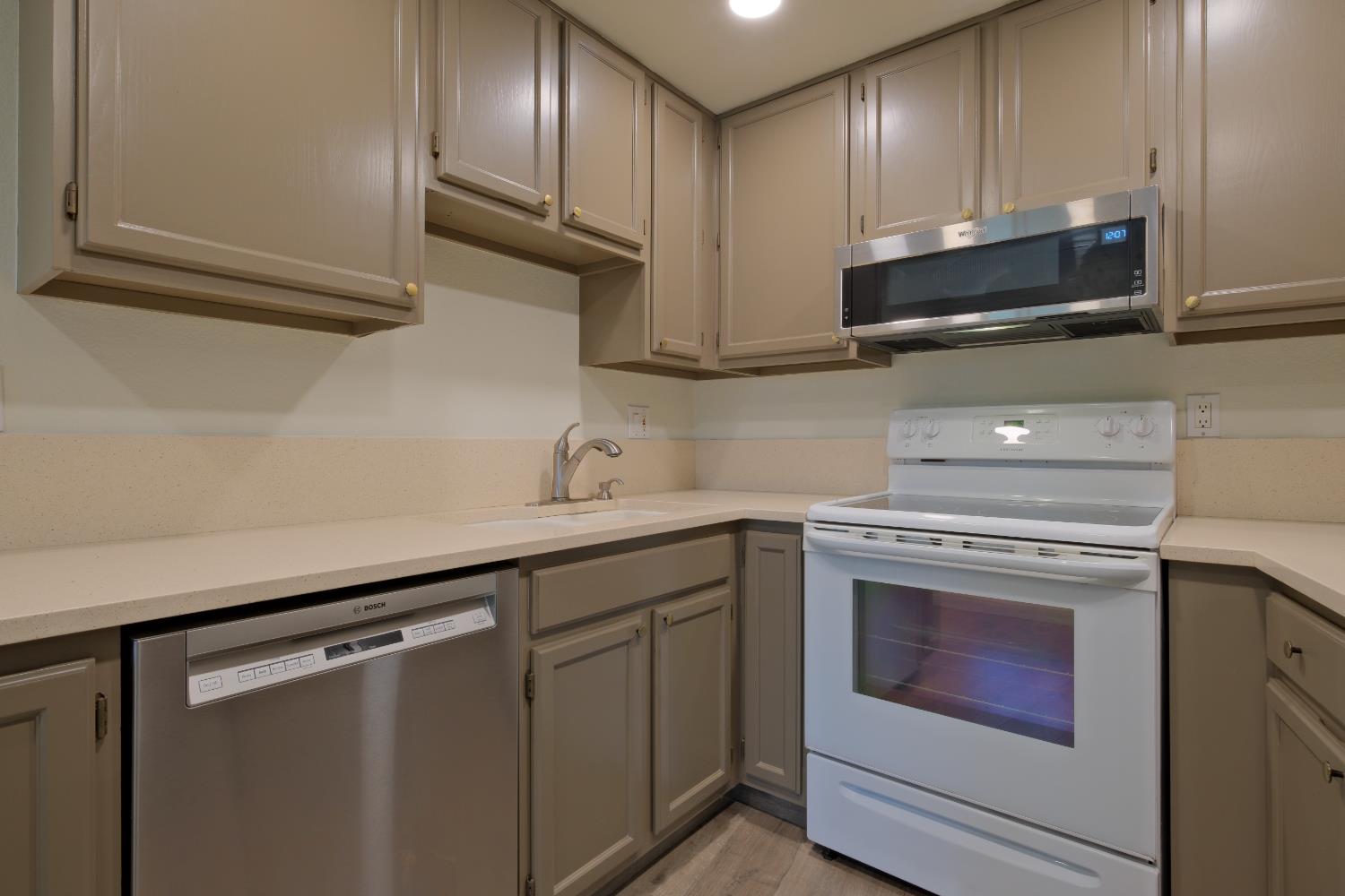 3133 Cambridge Road 3