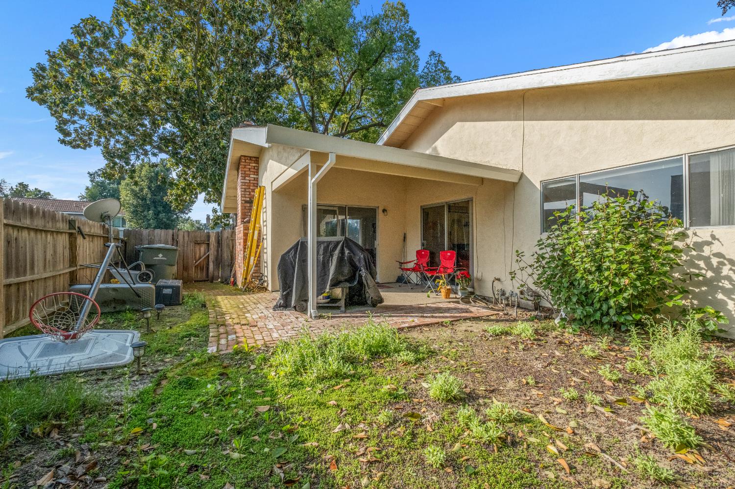 6823 Greenhaven Drive