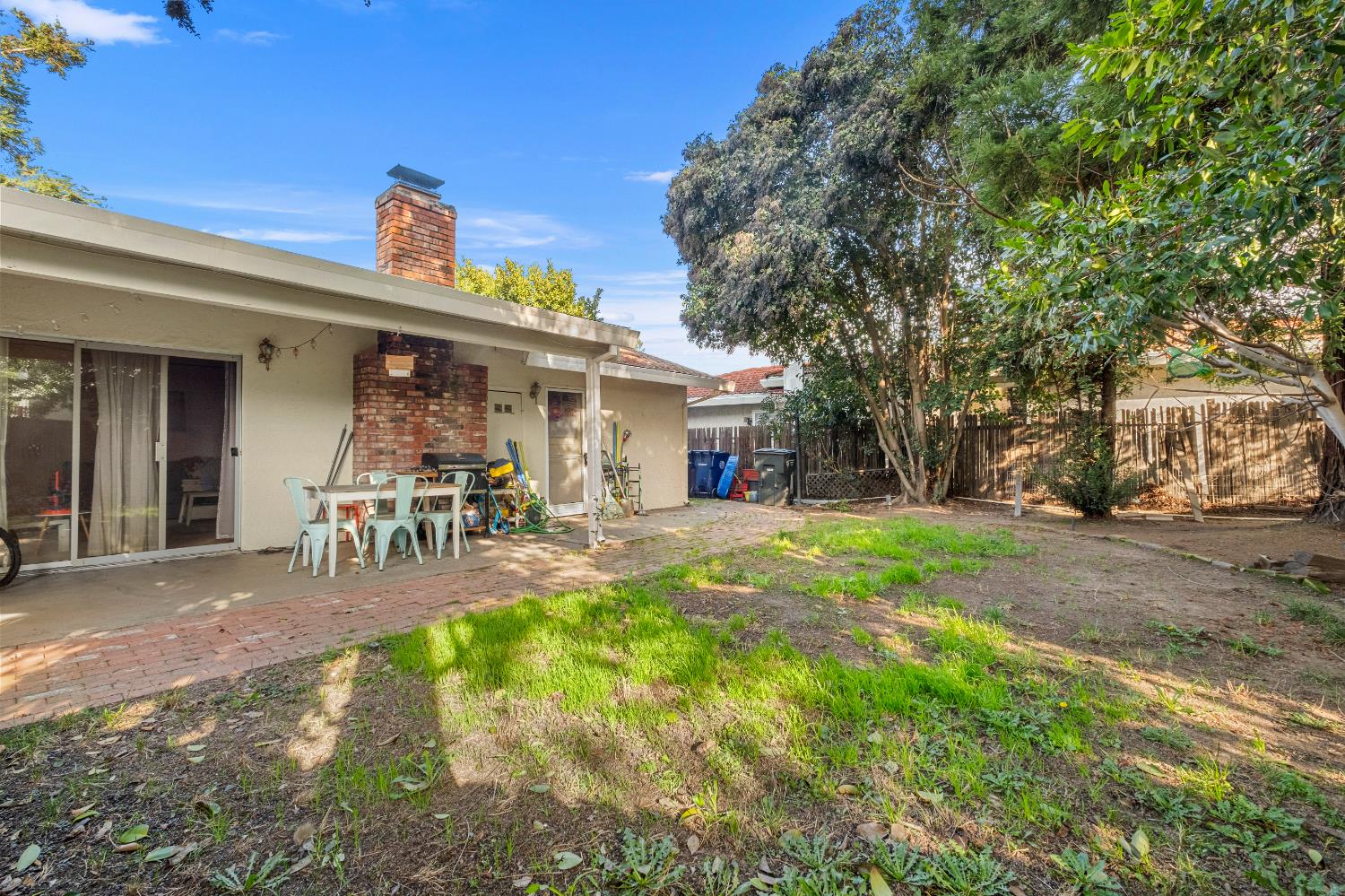 6823 Greenhaven Drive