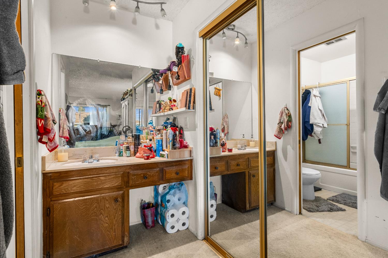 6823 Greenhaven Drive