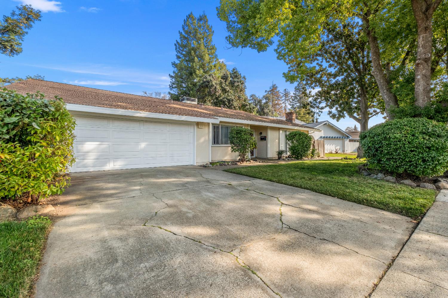 6823 Greenhaven Drive