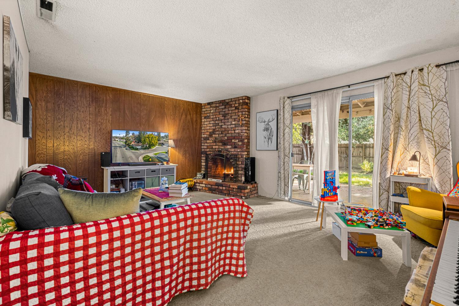 6823 Greenhaven Drive