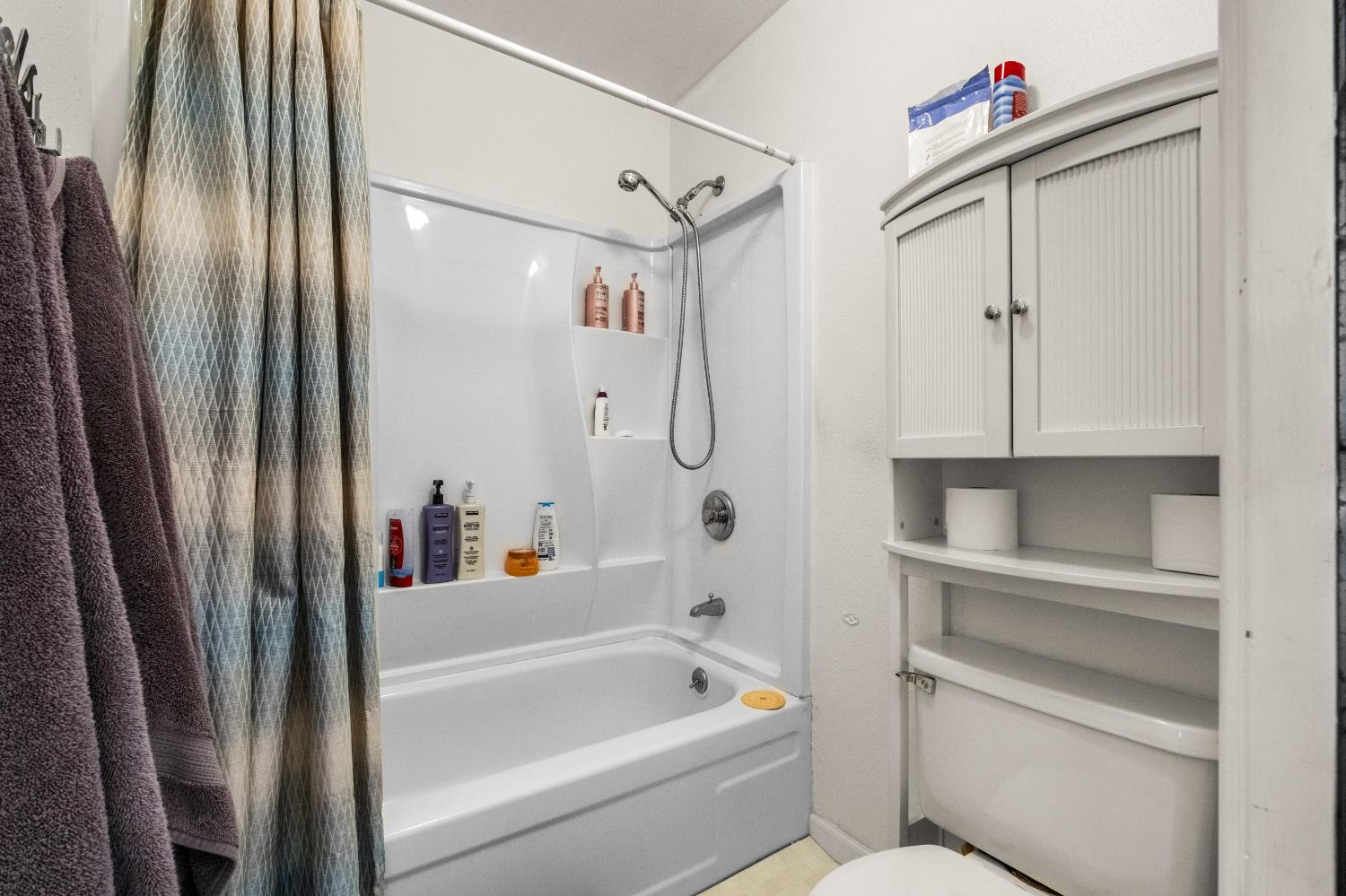 6823 Greenhaven Drive