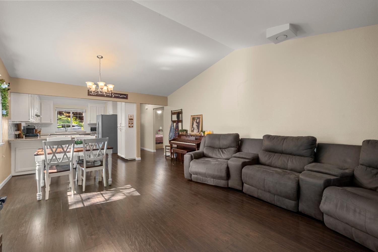 3328 Village Court