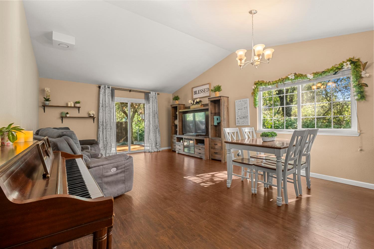 3328 Village Court