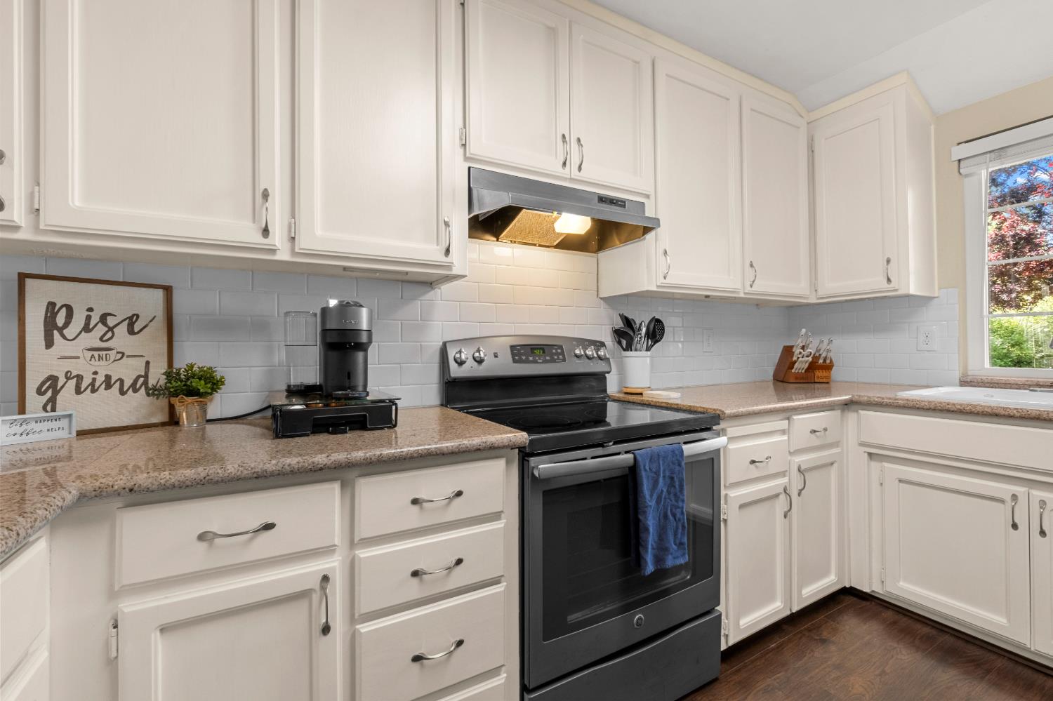 3328 Village Court
