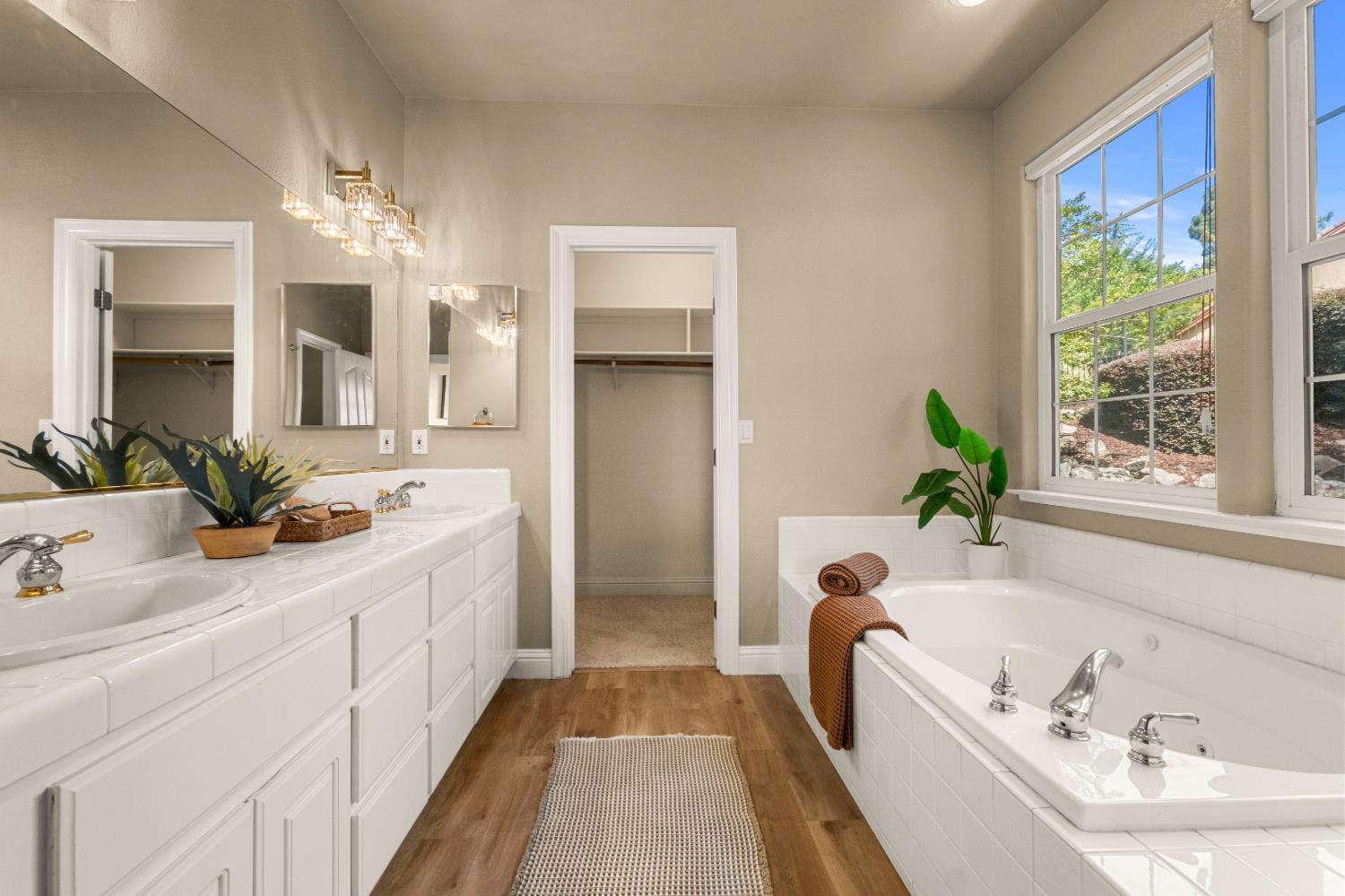 4029 Schelin Court