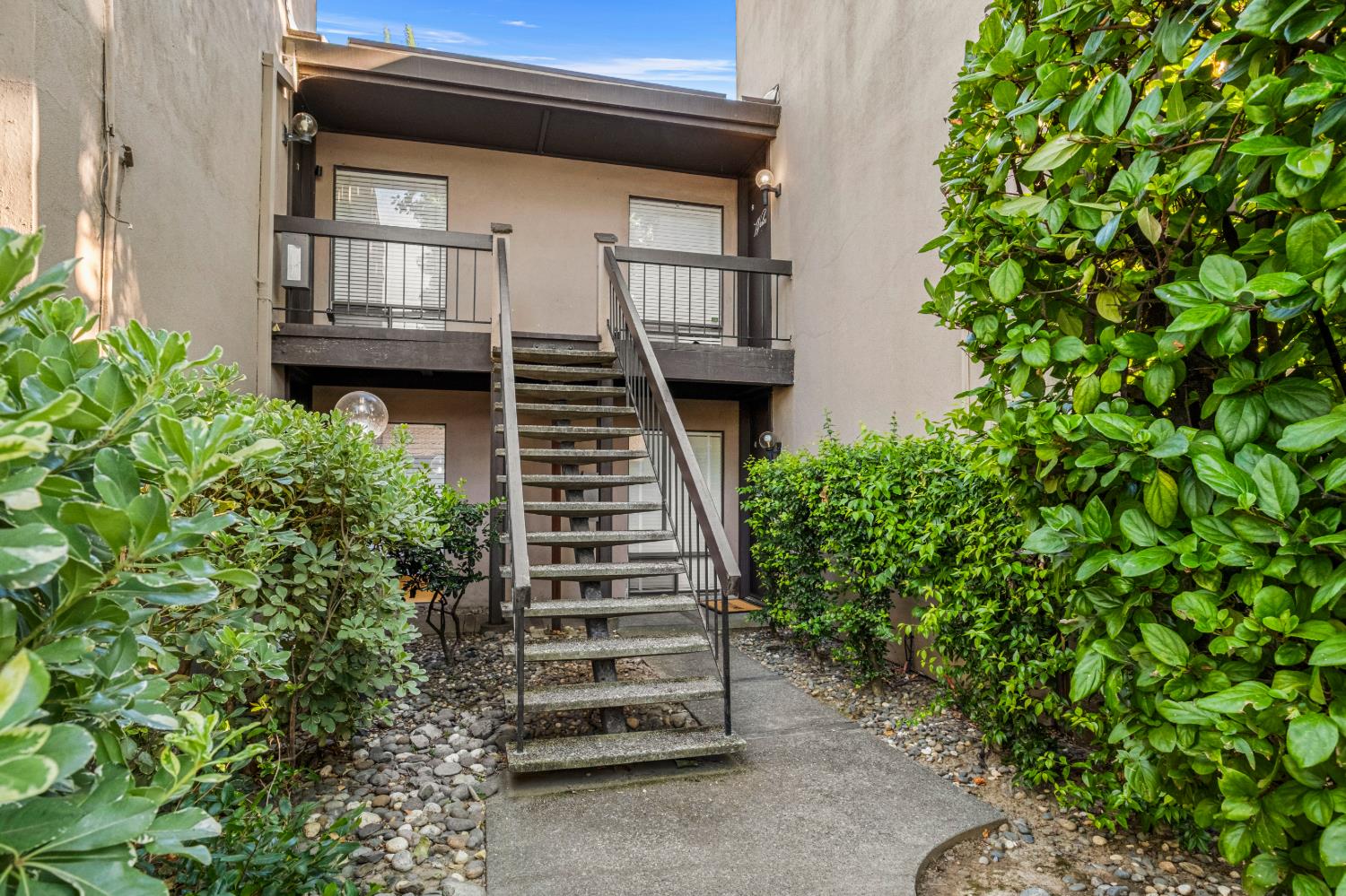 2229 Woodside Lane 8
