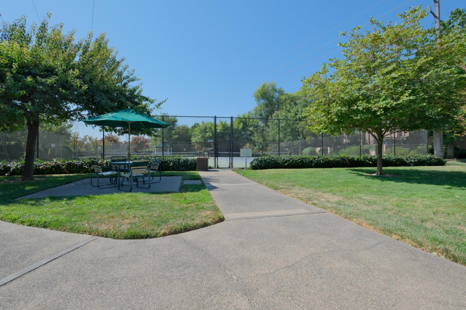 2229 Woodside Lane 8