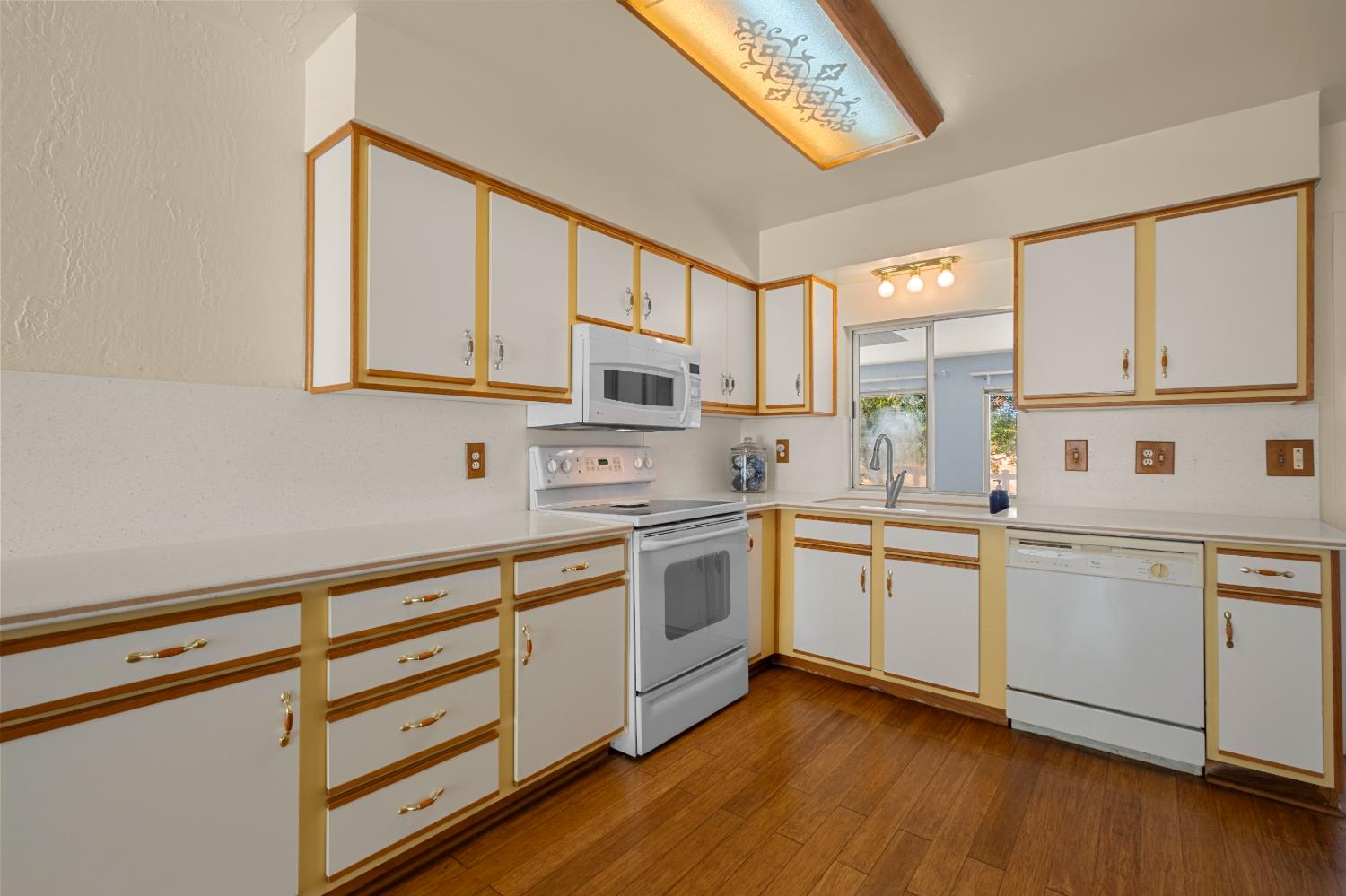 9805 Grant Line Road