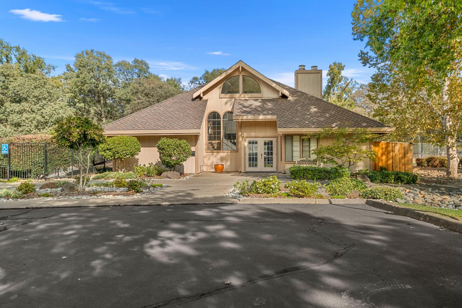 7458 Black Tree Lane
