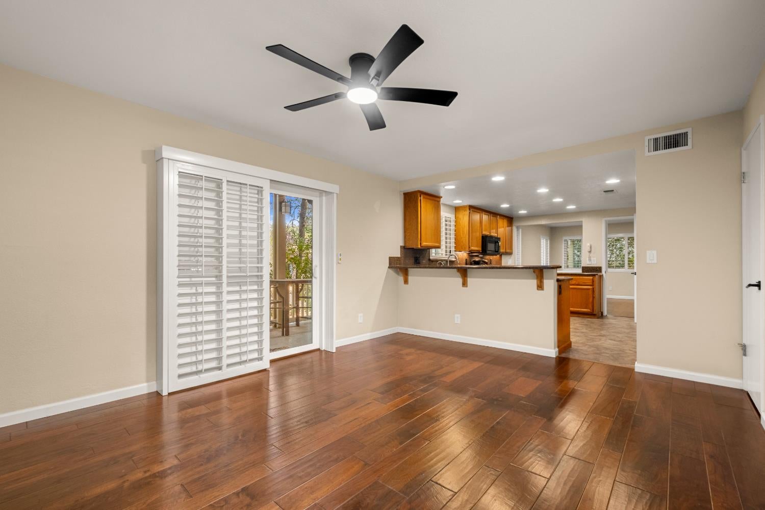 7458 Black Tree Lane