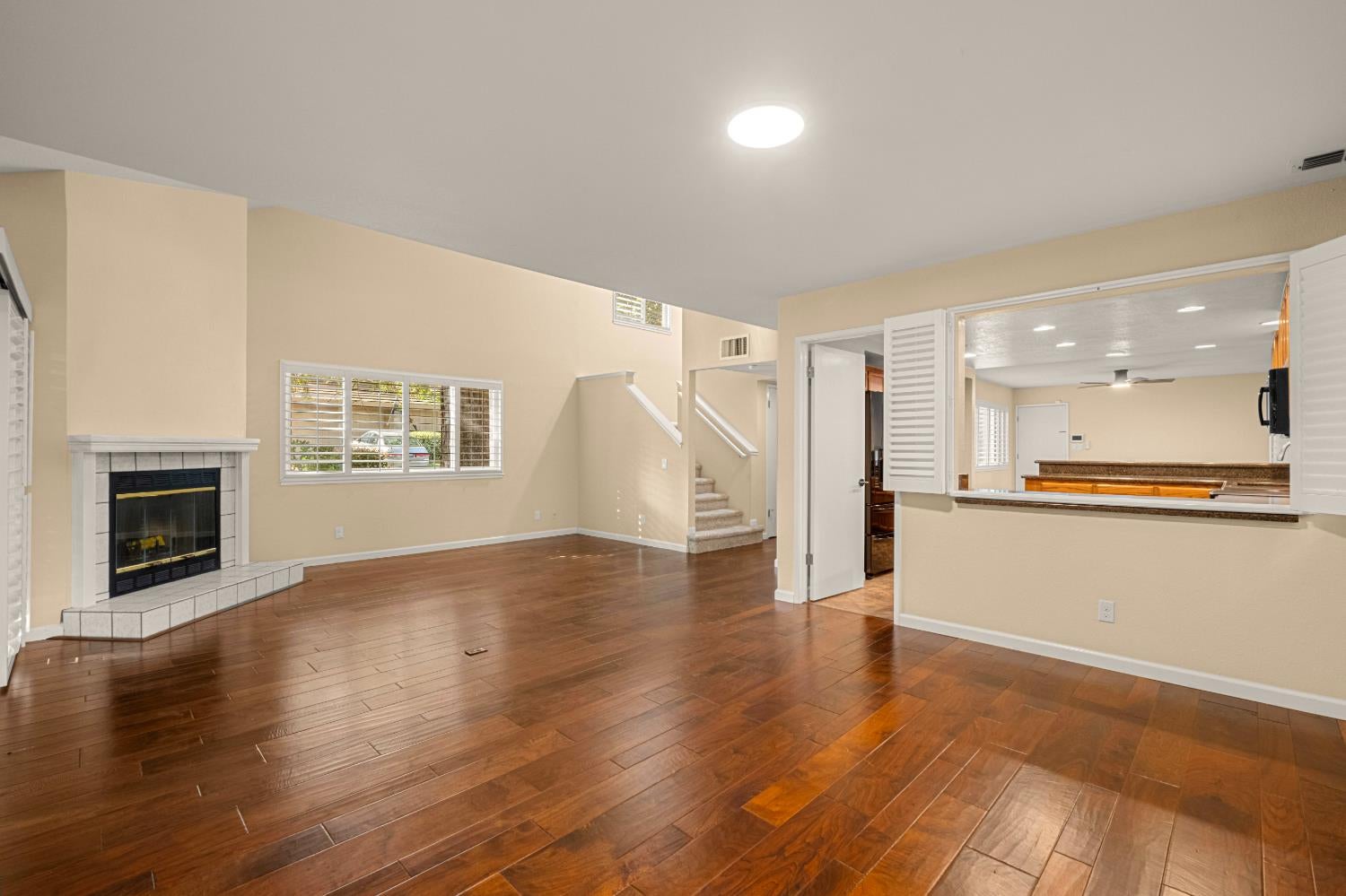 7458 Black Tree Lane