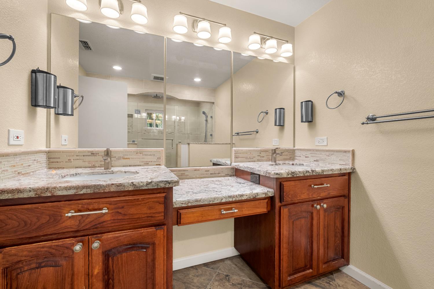 7458 Black Tree Lane