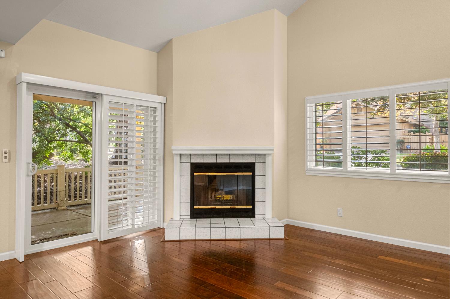 7458 Black Tree Lane