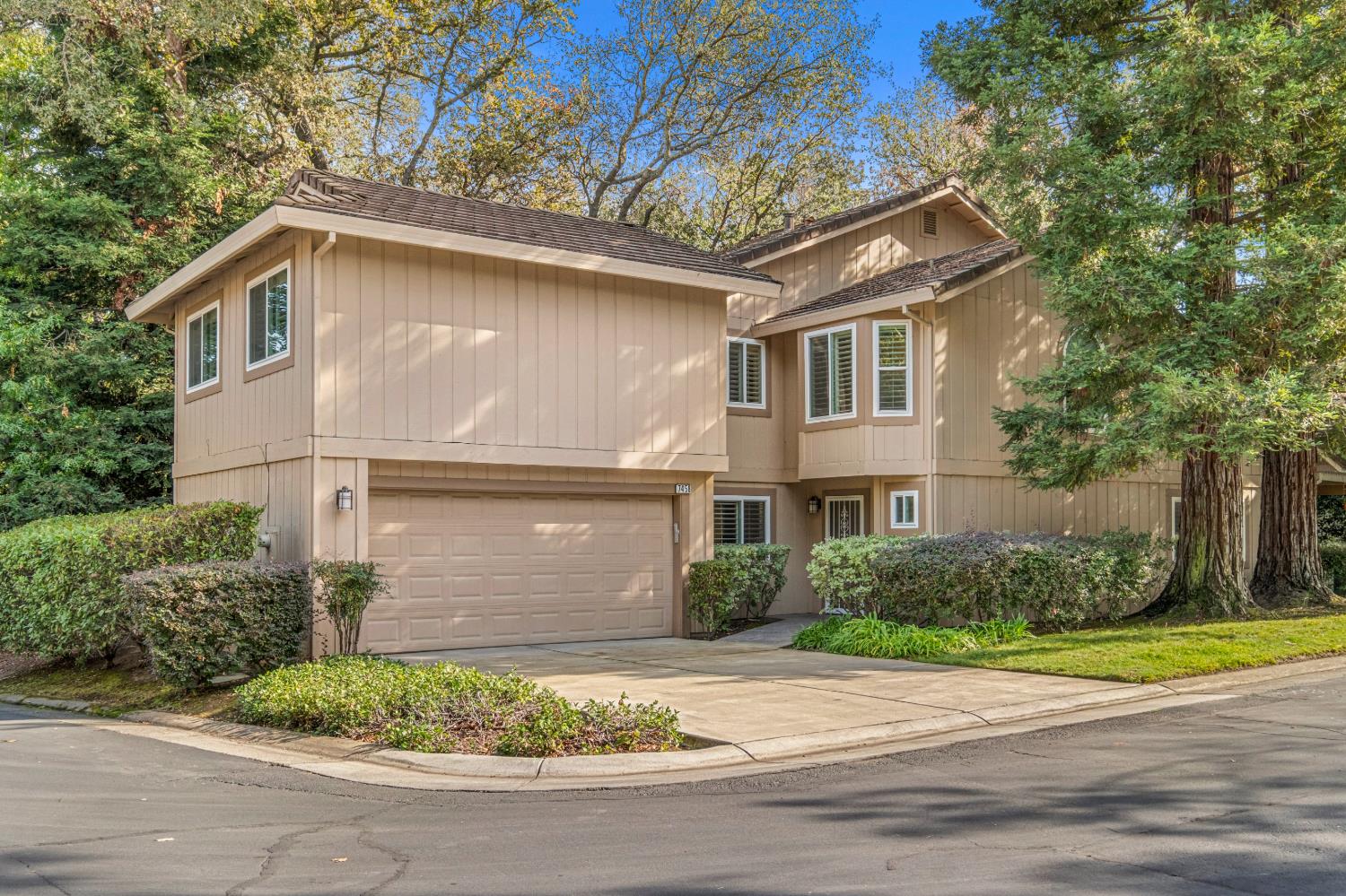 7458 Black Tree Lane