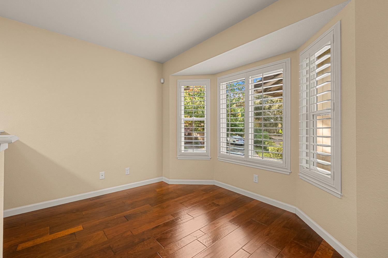 7458 Black Tree Lane
