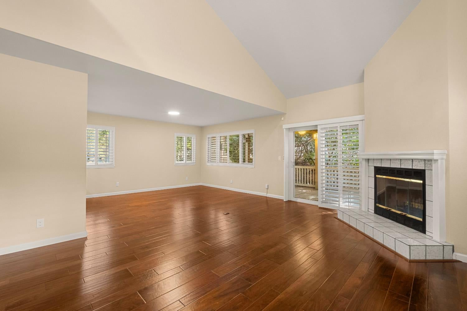 7458 Black Tree Lane