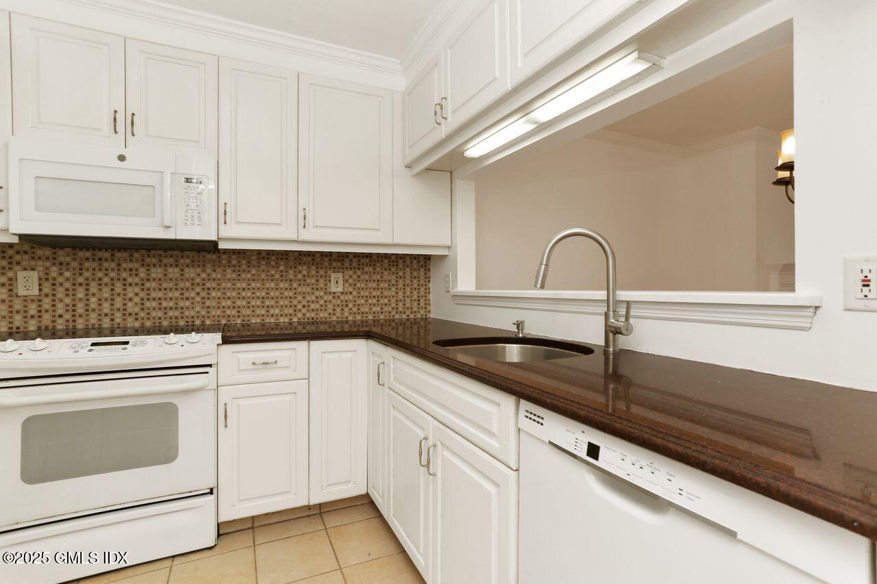 51 Forest Avenue, 60