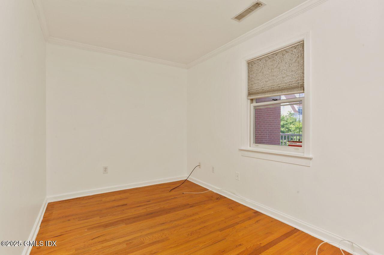 51 Forest Avenue, 60