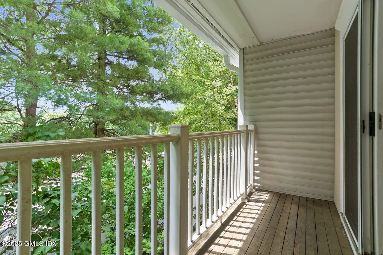 51 Forest Avenue, 60