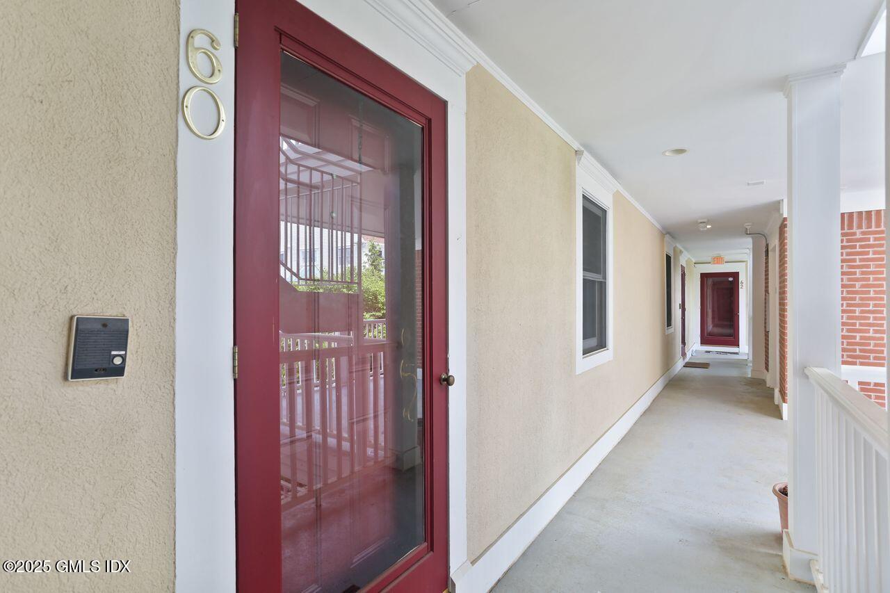 51 Forest Avenue, 60
