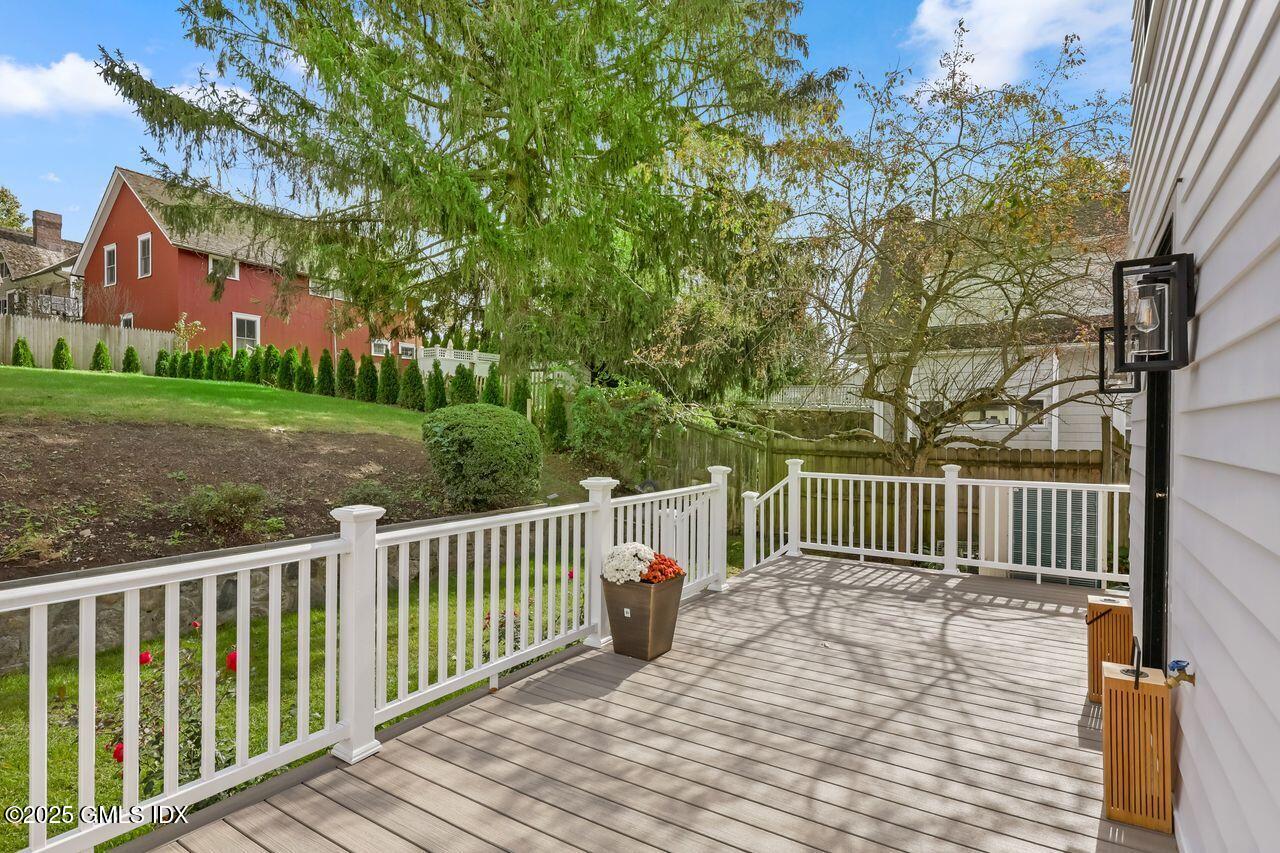 18 Park Avenue, Old Greenwich