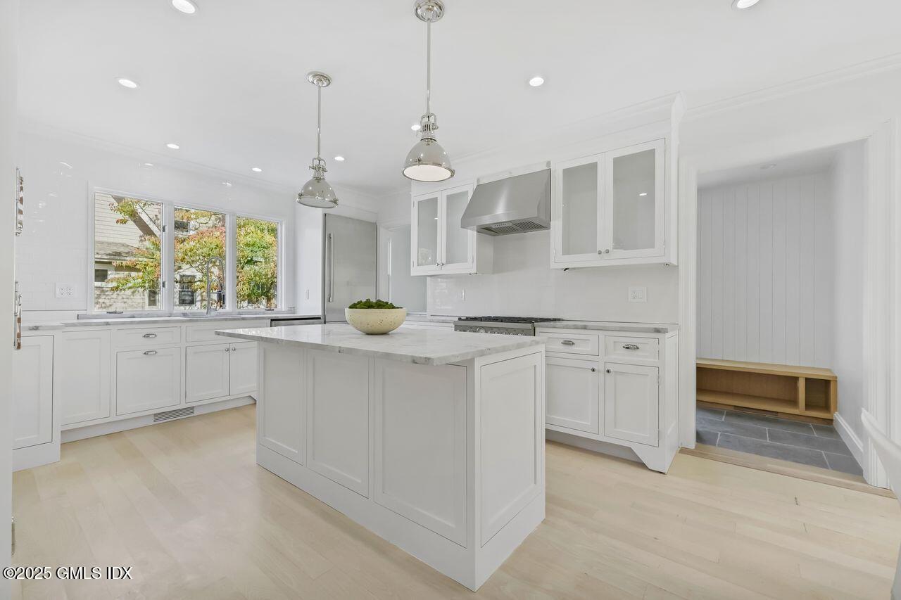 18 Park Avenue, Old Greenwich