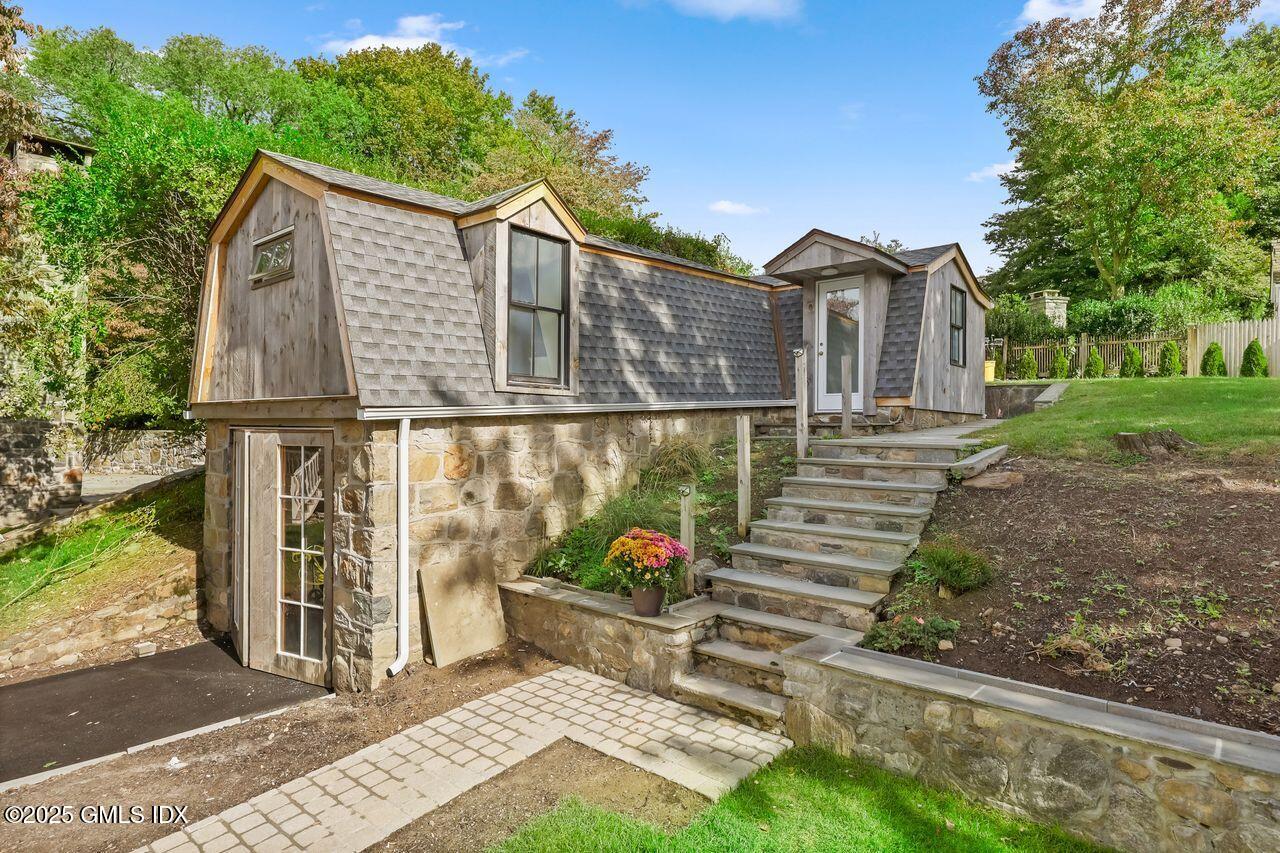 18 Park Avenue, Old Greenwich