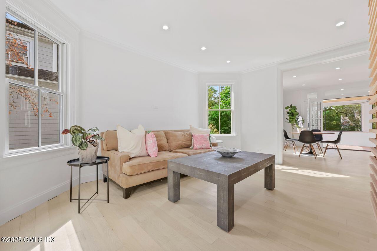 18 Park Avenue, Old Greenwich