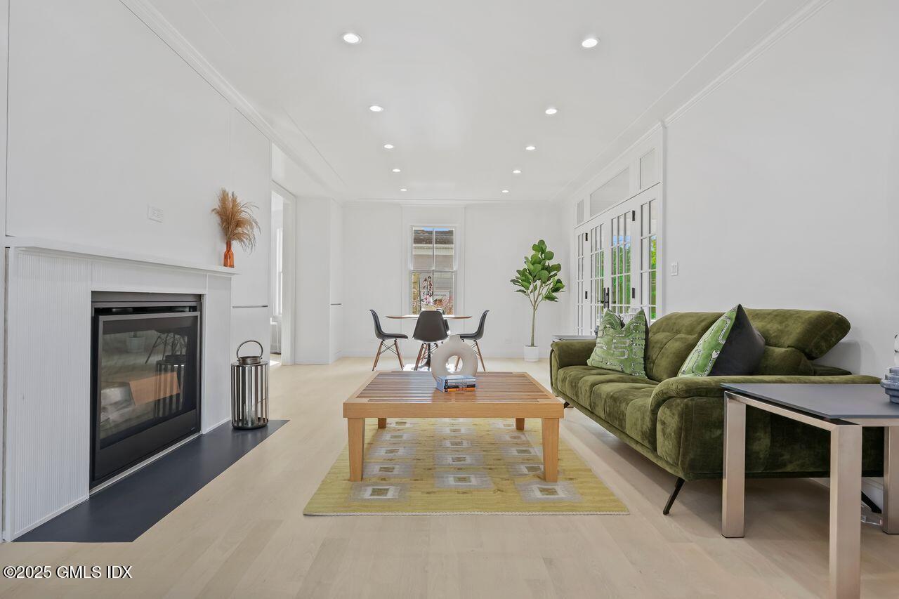 18 Park Avenue, Old Greenwich