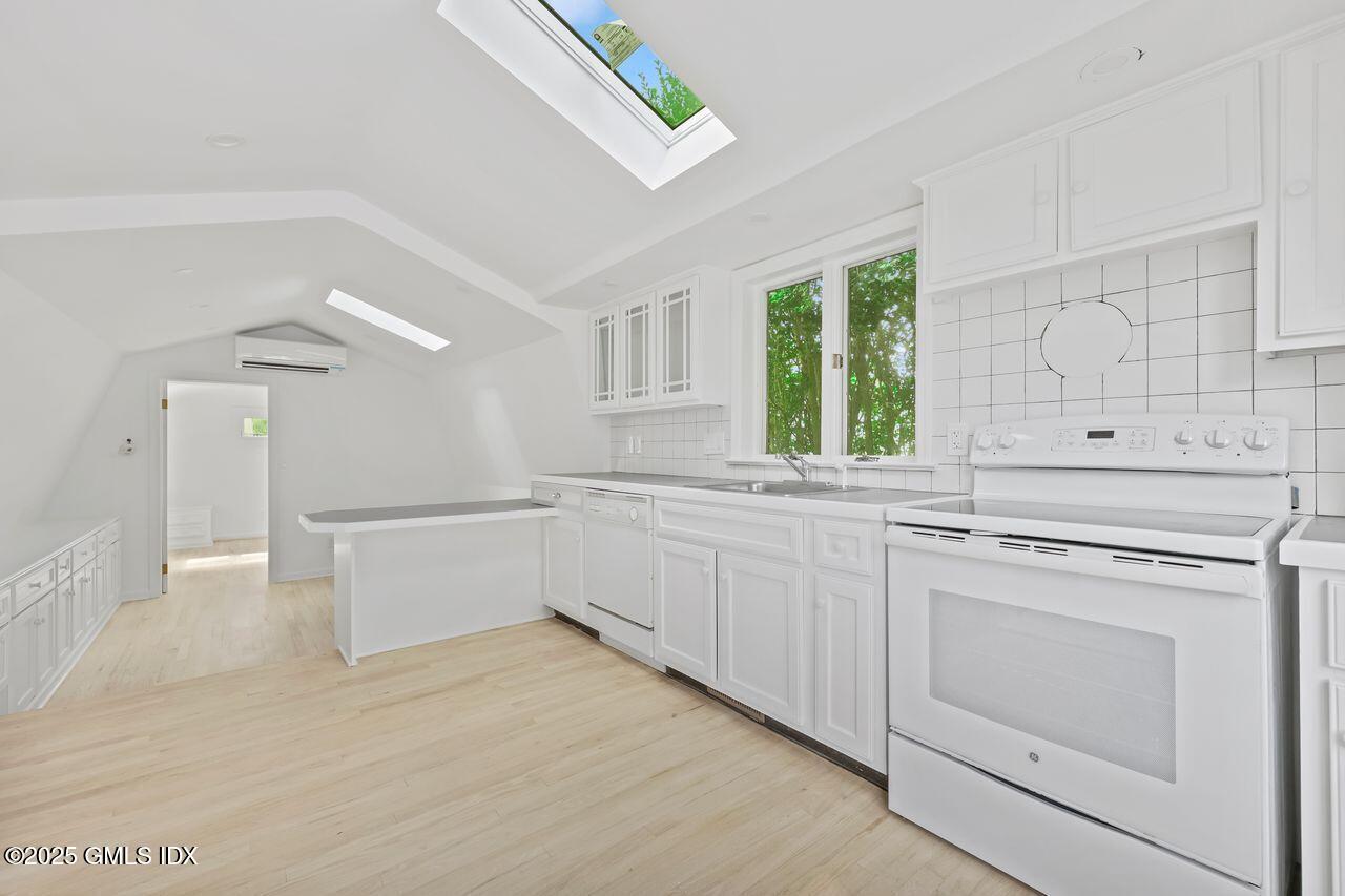 18 Park Avenue, Old Greenwich