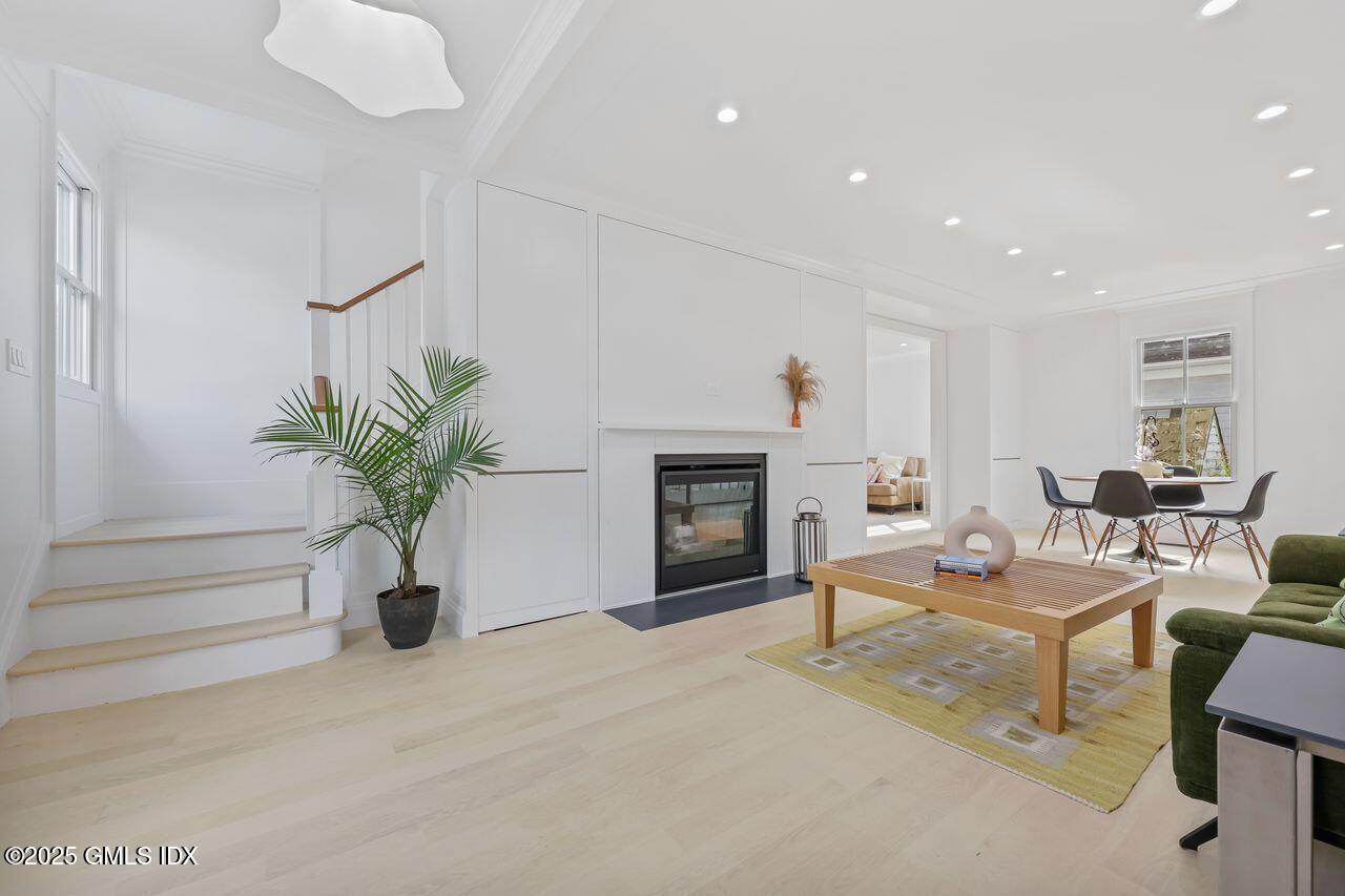 18 Park Avenue, Old Greenwich